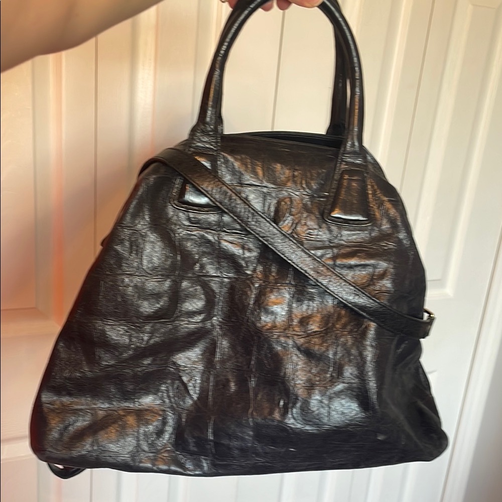 Elegant Black Crossbody Bag